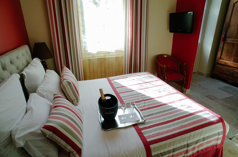 Hotel The Originals Residence De Rohan Vaux-sur-Mer Bagian luar foto