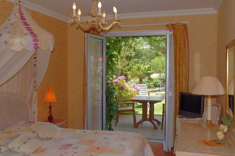 Hotel The Originals Residence De Rohan Vaux-sur-Mer Bagian luar foto